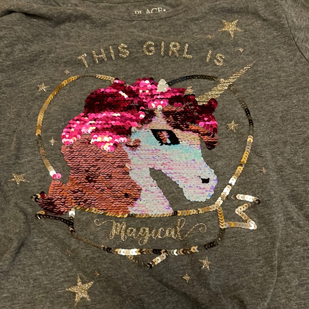 Place girl Grey size XL. It changes color
